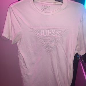 VINTAGE EMBROIDERED GUESS TEE